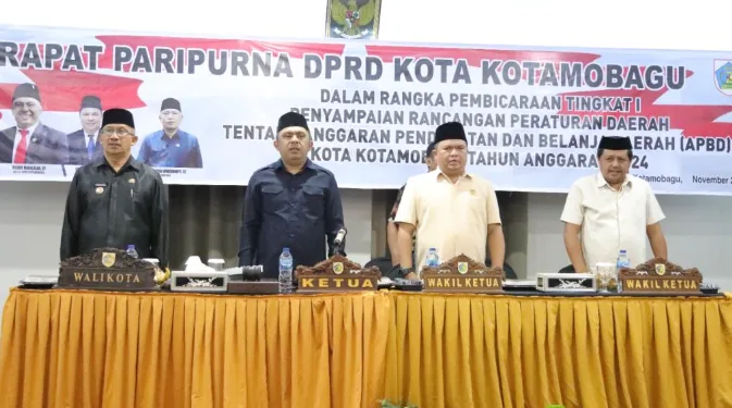 Sidang Paripurna DPRD Kotamobagu membahas APBD 2024, Senin (27/11/2023).(foto:PemkotKK)