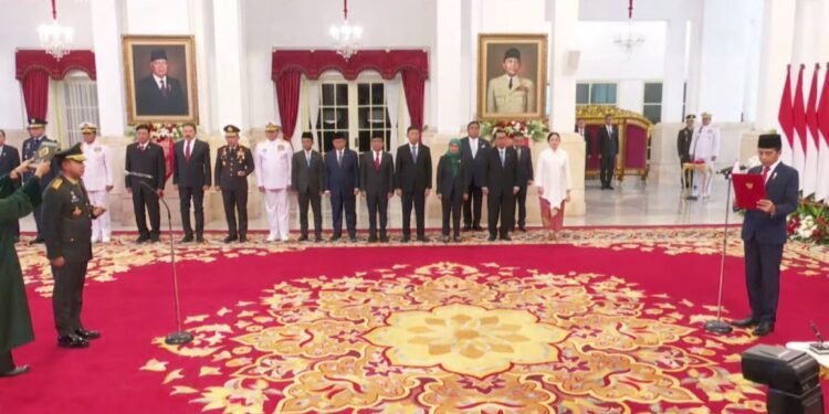 Presiden Jokowi Lantik Jenderal Agus Subiyanto Jadi Panglima TNI.(foto:SetkabRI)