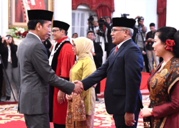 Lantik Marthinus Hukom Kepala BNN, Presiden: Perkuat Komitmen Melawan Narkoba!