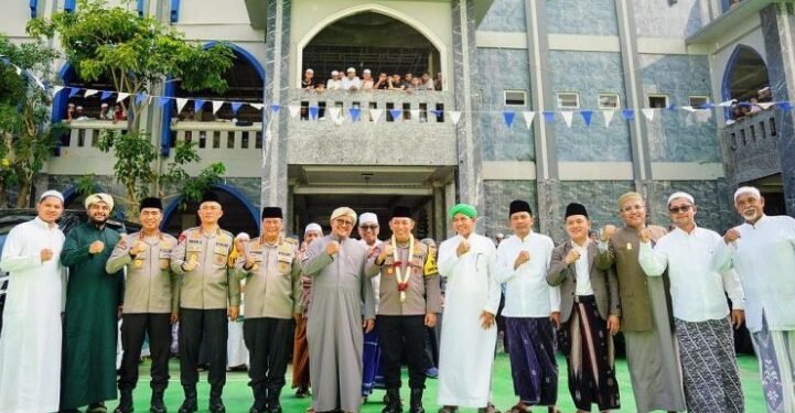 Kapolri Jenderal Listyo Sigit Prabowo saat bersilaturahmi di Ponpes Dalwa.(foto:HumasPolri)