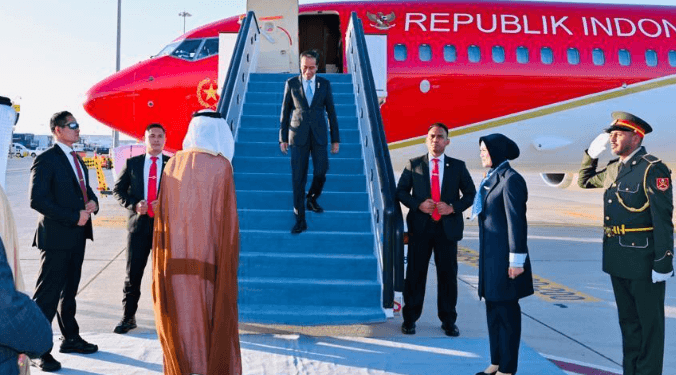 Presiden Jokowi Tiba di Dubai dengan pesawat kepresidenan Indonesia-1.(foto:SetkabRI)
