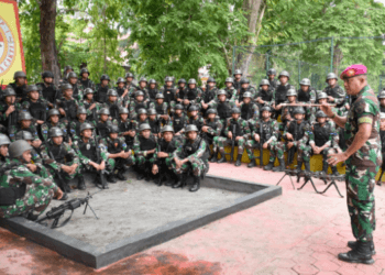 Danyonif 5 Marinir Beri Arahan ke Prajurit untuk Satgas Pamtas RI-PNG Mobile