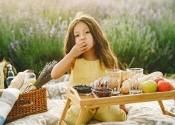 Panduan Praktis: Membimbing Anak untuk Menyukai dan Rajin Mengonsumsi Buah-buahan