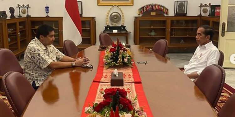 Tangkapan layar dari unggahan akun Instagram @maruararsirait pada Senin (15/01/2024), ketika Maruarar Sirait bertemu Presiden Joko Widodo.(Foto:IsanaGaruda.com)