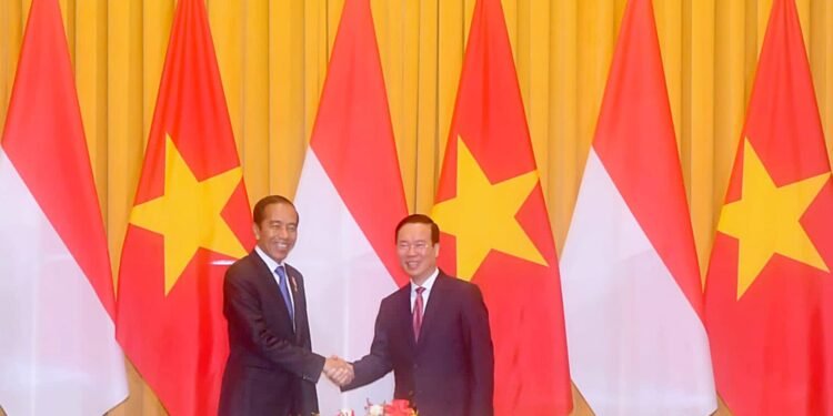 Pertemuan bilateral antara Presiden Jokowi dan Presiden Vietnam Vo Van Thuong telah menghasilkan sejumlah kesepakatan baru, di Hanoi, Vietnam, Jumat (12/01/2024).(FotoLX@jokowi)