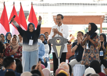 Emak-emak Sambut Gembira Program PNM Mekaar dari Presiden Jokowi