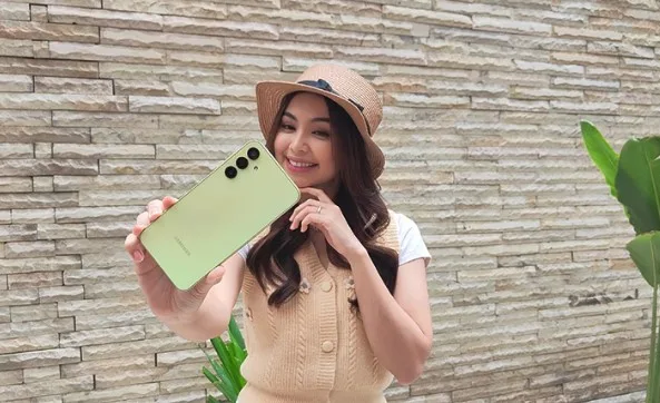 Nikmati konten dengan Galaxy A15.(Foto:pricebook.com)