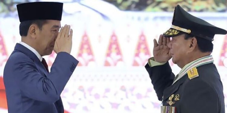 Prabowo Subianto memberi hormat kepada Presiden Joko Widodo di Markas Besar TNI, Cilangkap, Jakarta, Rabu (28/02/2024).(Foto:IG@prabowo)