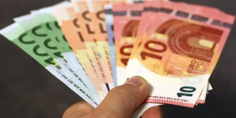 Ilustrasi mata uang Euro.(Foto:Pexels)
