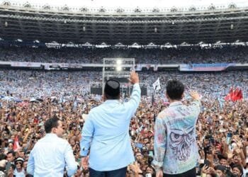 Ratusan Ribu Massa Prabowo-Gibran Kumandangkan Yel-Yel Kemenangan Dalam Satu Putaran