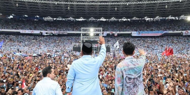 Ratusan ribu pendukung Prabowo-Gibran memadati Stadion Gelora Bung Karno pada kampanye akbar bertajuk 'Pesta Rakyat Untuk Indonesia Maju', Sabtu (10/02/2024).(Foto:X@prabowo)