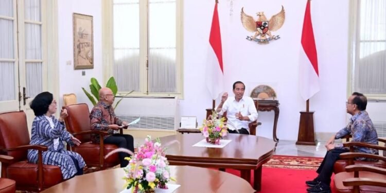 Presiden Jokowi menerima undangan untuk menyalurkan hak pilihnya pada Pemilu 2024, 14 Februari 2024 esok.(Foto:X@jokowi)