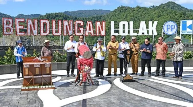 Presiden Jokowi saat meresmikan Bendungan Lolak di Bolaang Mongondow, Jumat (23/02/2024).(Foto:Setkab RI)