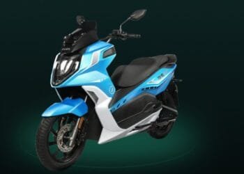 Motor Listrik Alva One XP: Keunggulan Tangguhnya di Musim Hujan