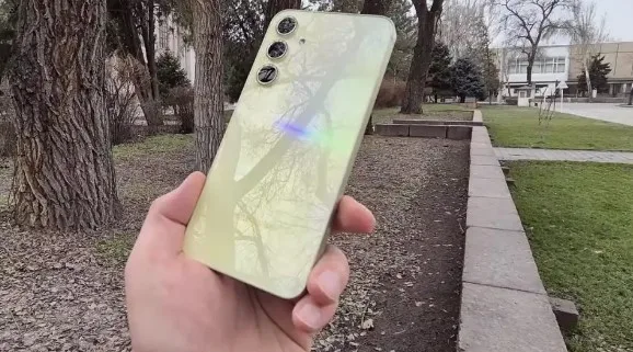 Video ulasan Samsung Galaxy A55 5G beredar.(Foto:Gizmochina)