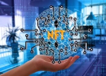 Melania Trump Meluncurkan Kalung Hari Ibu Seharga $245 dengan NFT Edisi Terbatas