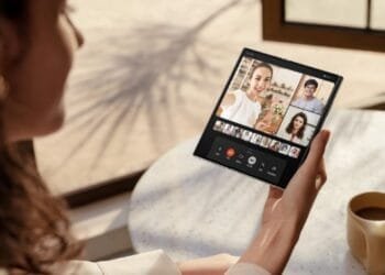 IPhone Lipat Pertama Apple: Desain Lipatan Keluar Kabarnya Mirip Huawei Mate Xs 2