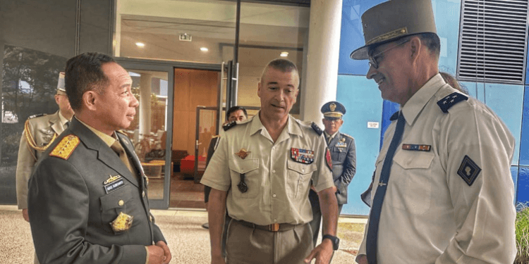 Panglima TNI saat berkunjung ke Markas Angkatan Bersenjata Perancis.(Puspen TNI)