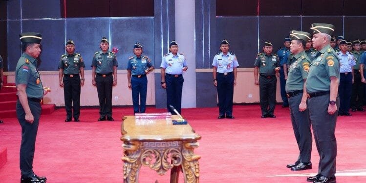 Jenderal Agus Subiyanto pimpin Sertijab Asintel Panglima TNI di Mabes TNI, Senin (15/07/2024).(Puspen TNI)