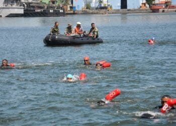 Ketangguhan Prajurit Yonzeni 2 Marinir Terbukti dalam Try Out Renang Laut 1.000 Meter