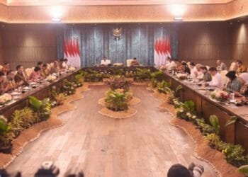 Sidang Kabinet Perdana di Istana Garuda IKN: Presiden Jokowi Fokus pada Pertumbuhan Ekonomi