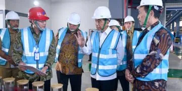 Dorong Ekosistem Kendaraan Listrik Nasional, Presiden Resmikan Pabrik Bahan Anoda Baterai Litium
