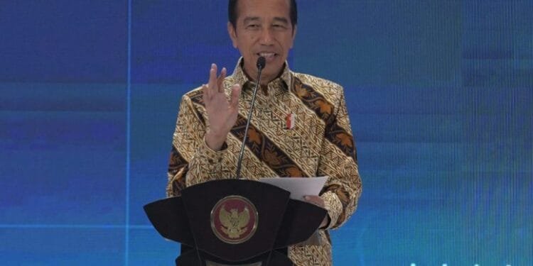 Presiden Jokowi memberi sambutan di Auditorium Menara Bank Mega, Jakarta, Rabu (31/07/2024).(Setkab RI)