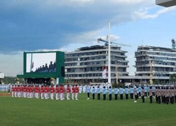 Presiden Jokowi Pimpin Upacara Penurunan Bendera di IKN dengan Penuh Kehormatan