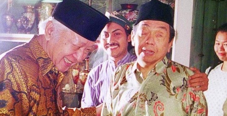 Dua mantan Presiden RI, Soeharto dan Abdurrahman Wahid (Gus Dur).(nuonline)