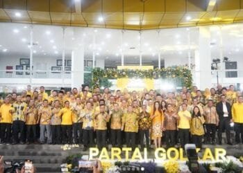 Bahlil Ingatkan 102 Anggota DPR RI dari Golkar Kawal Pemerintahan Prabowo-Gibran