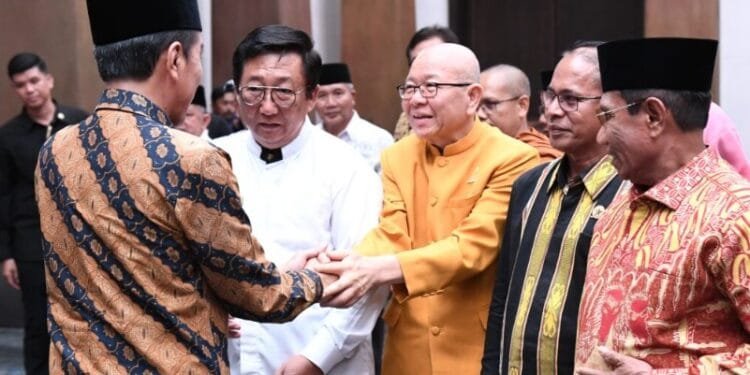 Presiden Jokowi bersilaturahmi dengan AFKUBI di Istana Negara, Ibu Kota Nusantara, Rabu (25/09/2024).(Setkab RI)