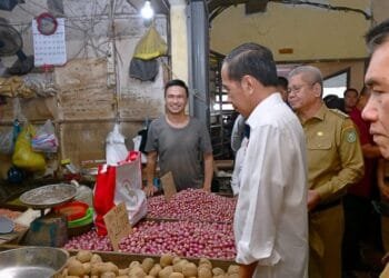 Jokowi Pamit ke Warga, Bahlil Lahadalia dan Erick Thohir Ikut Bersedih