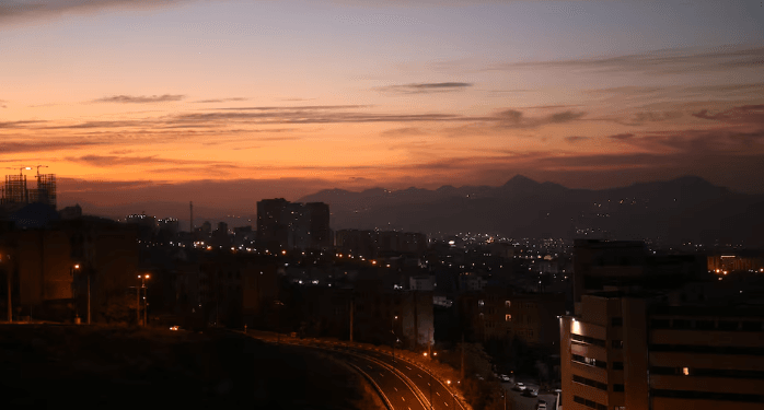 Pemandangan Kota Teheran pada Sabtu dinihari (26/10/2024) beberapa saat setelah terdengar bunyi ledakan akibat serangan Israel.(Reuters)