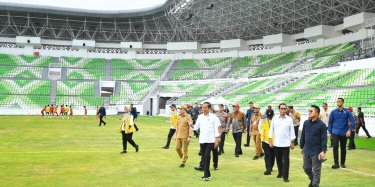 Presiden Joko Widodo (Jokowi) meresmikan Stadion Utama Sumatra Utara di Kabupaten Deli Serdang, Sumatra Utara.(Setkab RI)