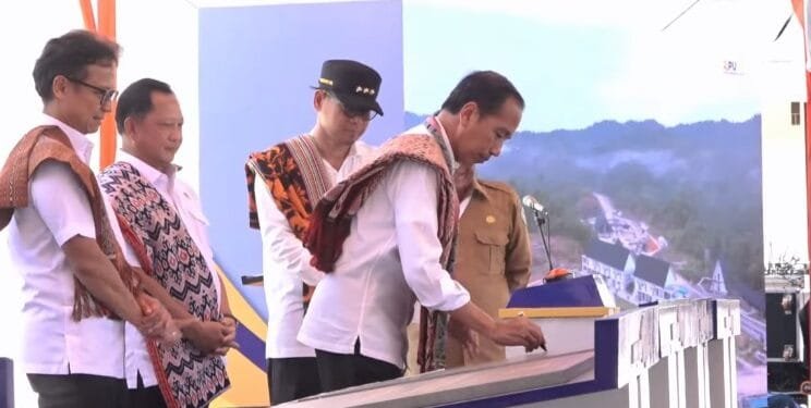 Presiden Jokowi meresmikan tujuh Pos Lintas Batas Negara (PLBN) Nusa Tenggara Timur, Rabu (02/10/2024). (Setkab RI)