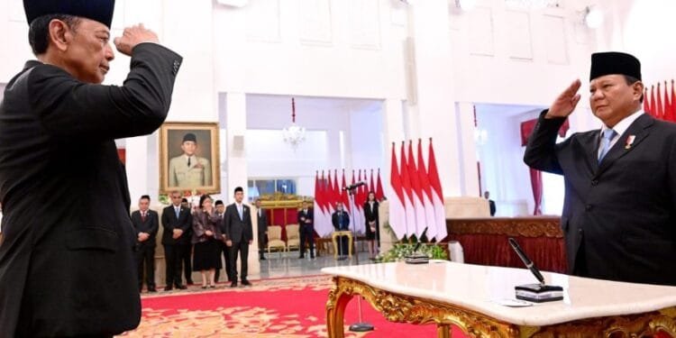 Presiden Prabowo Subianto resmi melantik para Penasihat Khusus, Utusan Khusus, dan Staf Khusus Presiden di Istana Negara, Jakarta, pada Selasa (22/10/2024). (PresidenRI)