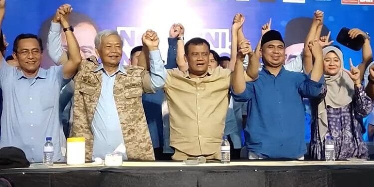 Pasangan Luthfi-Yasin pada konferensi pers, Rabu malam (27/11/2024).(Antaranews)