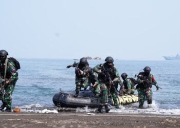 Operasi Amfibi Gabungan TNI-ADF Tampilkan Kekuatan Militer Indonesia-Australia