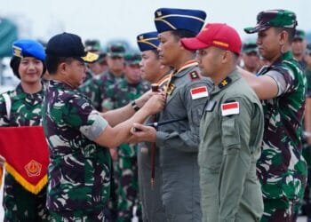 Tuntaskan Misi di Filipina, Panglima TNI Beri Penghargaan Kepada 24 Personel TNI