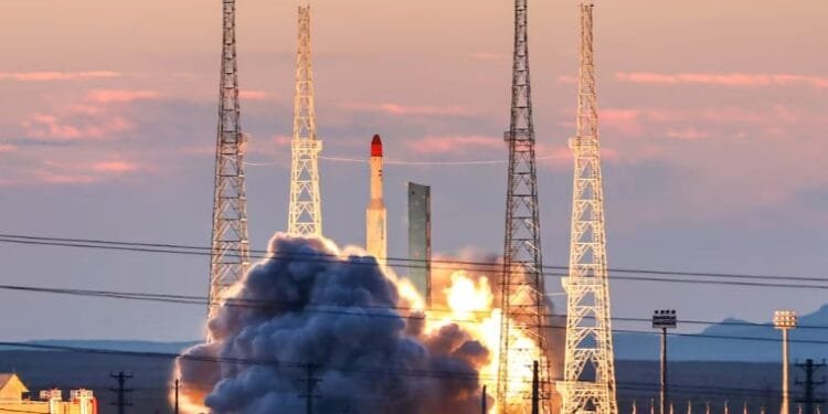 Iran luncurkan modul canggih, kengirim satelit ke orbit tinggi.(Reuters)