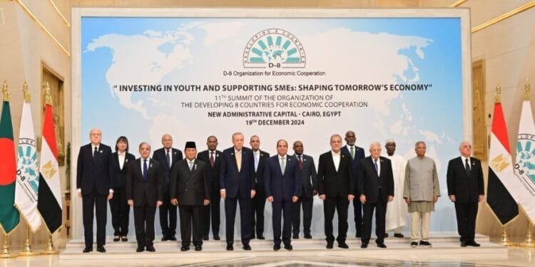 Presiden Prabowo Subianto bersama para pemimpin negara d KTT D-8 di Kairo, Mesir.(Presidenri)