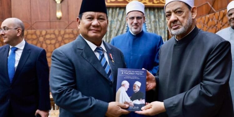 Presiden Prabowo Subianto dan Grand Syekh Al-Azhar, Imam Akbar Ahmed Al-Tayeb.(Presidenri)