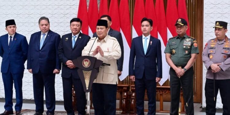 Presiden Prabowo Subianto memberikan keterangan pers sebelum bertolak menuju Mesir, Selasa (17/12/2024).(Presidenri)