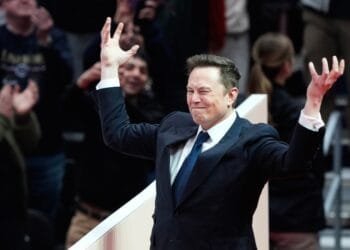 Donald Trump Resmi Jabat Presiden ke-47 Amerika Serikat: Momen Bersejarah di Capitol Rotunda