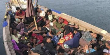 Malaysia Halau Dua Kapal Pengungsi Rohingya Berpenumpang Hampir 300 Orang