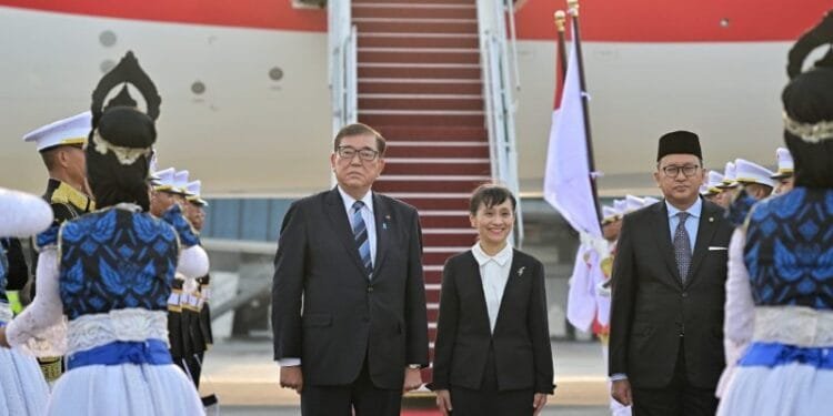 PM Jepang Ishiba Shigeru tiba di Bandara Internasional Soekarno-Hatta, Tangerang, Banten, Jumat (10/01/2025).(Presidenri)
