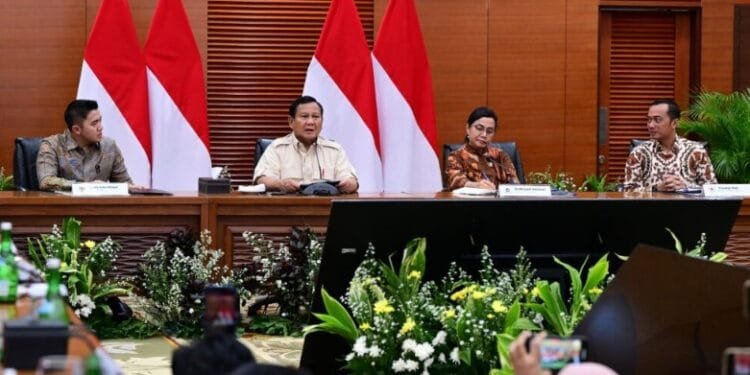 Presiden Prabowo Subianto menghadiri rapat penutupan Kas APBN Tahun 2024 di Kantor KemenKeu, Selasa (31/12/2024).(Setkabri)