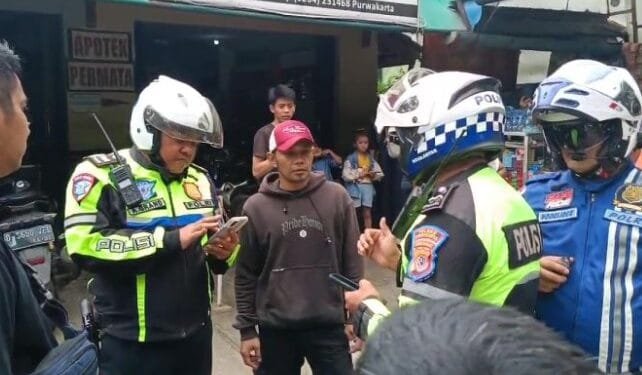 Anggota Sat Lantas Polres Purwakarta gagalkan percobaan pencurian sepeda motor.(Humas Polri)