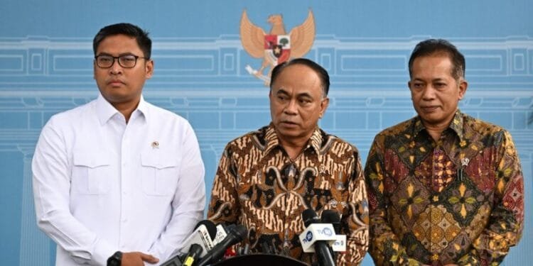 Menteri Koperasi Budi Arie (tengah).(Presidenri)