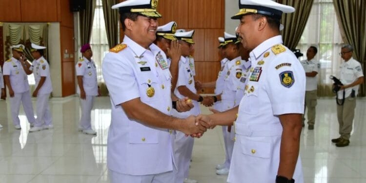 Pangkoarmada III Hadiri Sertijab lingkup TNI AL di Lapangan Laut Jawa Seskoal pada Rabu (26/2/2025).(Puspen TNI)